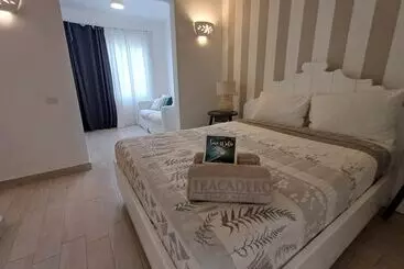 هتل TRACADERO Beach Club & Holidays Rentals