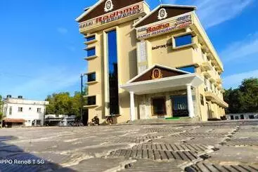 Otel Radhma Residency