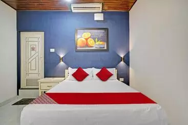 Hotel Oyo Flagship The Coffee Club Executive Lodging