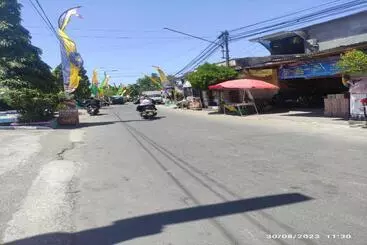 Szálloda Spot On 93042 Lina Homestay Syariah