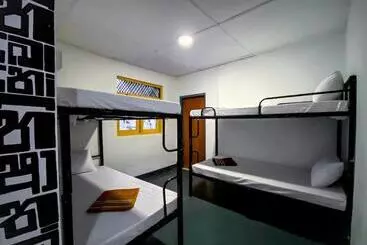 Mad Monkey Hostel And Lounge