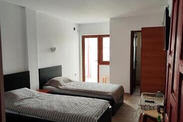 پانسیون Eco House