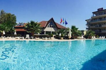 Godija Hotel & Suites