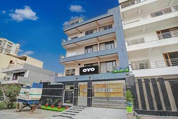 Oyo Flagship Hotel Divine