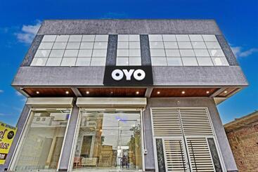 Oyo Flagship Hotel Royal Palace