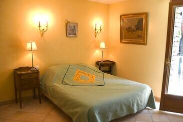 Les Chambres D Adeline   B&b