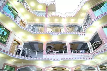 Canari Hotel Kashmir View