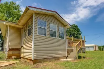 Mökkimajoitus Charming Kaw Lake Country Home W/ Game Room!