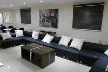 Mapesbury Hostel London