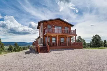 Mökkimajoitus Peaceful Wyoming Cabin W/ Spacious Deck & Wet Bar!