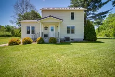 Mökkimajoitus Pet Friendly Centerville Home W/ Fire Pit & Grill