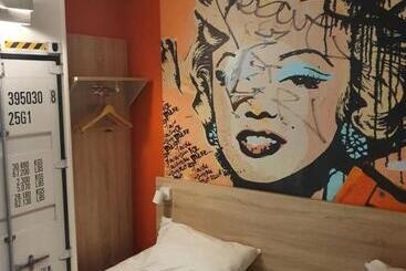 酒店 Kyriad Direct Martigues