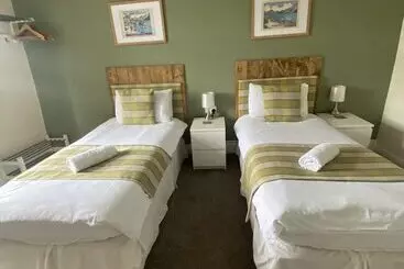 ペンション Number 19 Guest House   4 Miles From Barrow In Furness   1 Mile From Safari Zoo