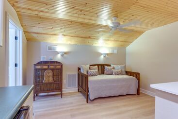 קוטג'' 10 Acre Lakefront Home W/ Pool, Hot Tub & Dock!