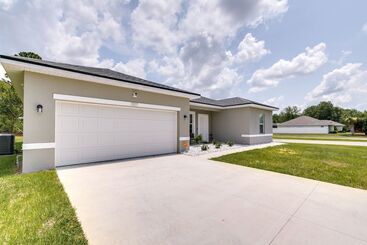 Landhus Bright, Pet Friendly Home: 16 Mi To Downtown Ocala