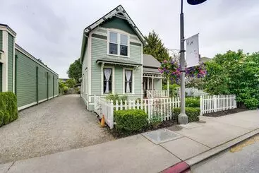Landhus Charming La Conner Vacation Home W/ Fireplace!