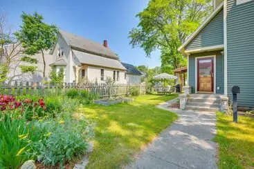 コテージ Downtown Traverse City Home   Walk To Beaches!