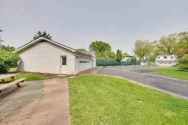 Mökkimajoitus Pistakee Lake Estate W/ Boat Dock & Launch!