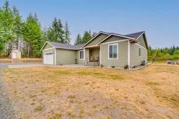 コテージ Peaceful Shelton Home W/ Spacious Yard & Fire Pit!
