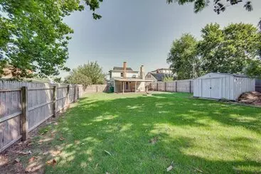 Mökkimajoitus Pet Friendly Bernville Home W/ Fenced Backyard!