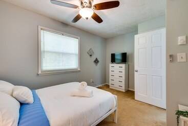 کلبه Poconos Vacation Rental W/ Pool & Beach Access!