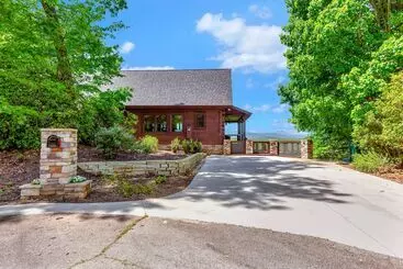 コテージ Relaxing Salem House With Boat Slip & Mtn Views!