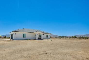 Serene Pahrump Cottage W/ Mountain Views!