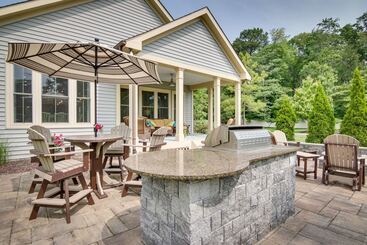 Сельский дом Spacious Ocean View Vacation Home W/ Backyard!