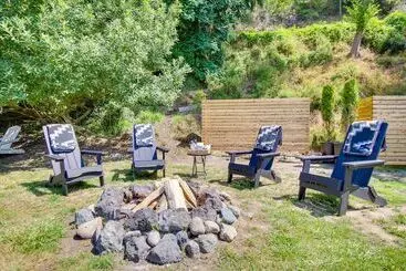 Mökkimajoitus Whidbey Island Oasis: Walk To Beach, Hot Tub, View