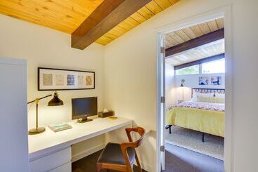 קוטג'' Whidbey Island Oasis: Walk To Beach, Hot Tub, View