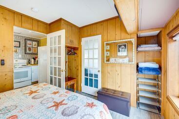 Beachfront Cottage On Seaside Promenade W/ Hot Tub