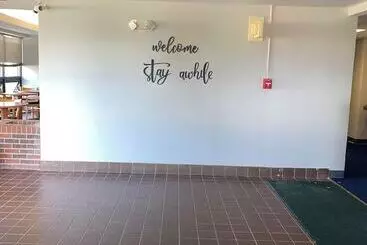 Hotelli Illini Inn & Suites