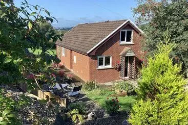 Lovely 2 Bed Cottage In Pencarreg