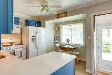 茅舍 Milwaukee Home W/ Serene Patio & Backyard Garden!