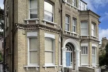 レジデンス Stunning Victorian Mansion Apartment