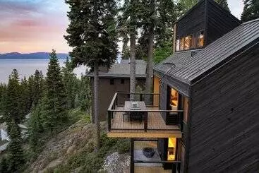 Mökkimajoitus Lake View, Firepit, Game Room Remodeled Lake Tahoe Luxury Cabin By Avantstay