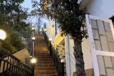 Hotel Ramshila Cottage