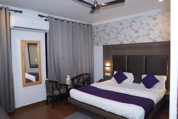 Tapasthali By Meera Hotels