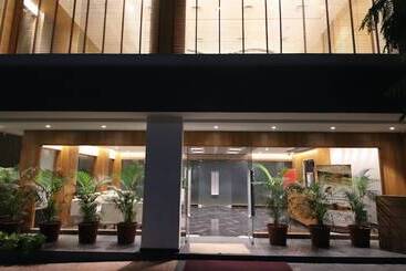 Pinnacle Grand Hotel & Banquets