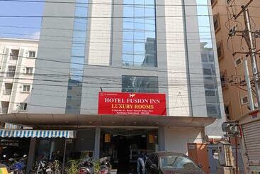 Iroomz Hotel Fusion Inn