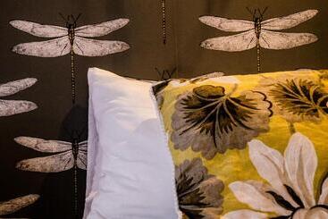 تختخواب و صبحانه Torte & Lini