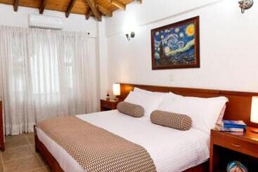 Apart Otel Los Rafeles 5