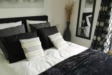 ベッドアンドブレックファースト La Pause