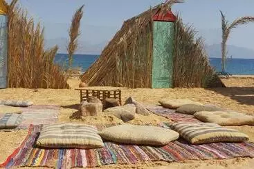 تختخواب و صبحانه Perry’s Island Camp Al Mezina