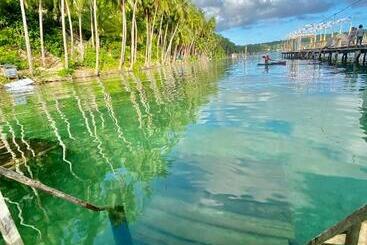 Fullo’s Seafront And Spring Resort