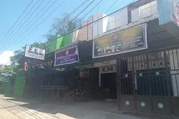 Hotel Oyo 93117 Penginapan Tiga Dara
