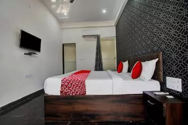 Oyo Flagship Hotel Rajshree