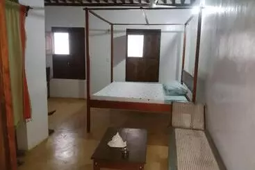 پانسیون Ajooba House