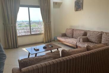 公寓式酒店  منامي للشقق المخدومة كورنيش الخبر اقتصادي