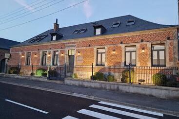 مبيت وإفطار Le Domaine De La Rhonelle